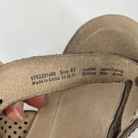 Dansko Women's 41/US10.5 Jacinda Wedge Heel Taupe Suede Comfort Open Toe Sandal - Picture 7 of 8